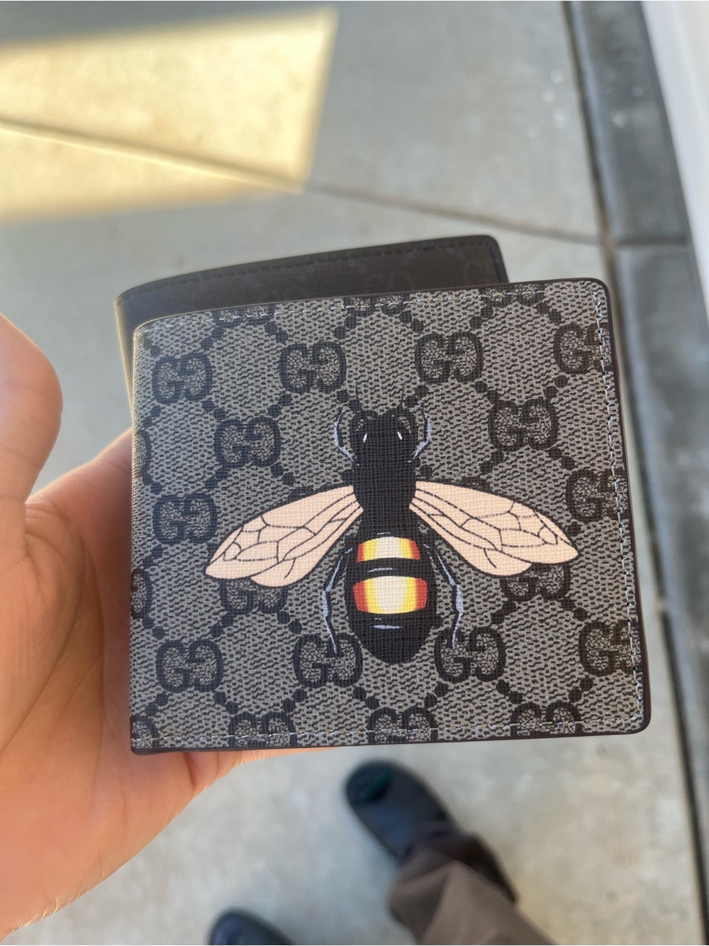 Bee Bifold Wallet - Gray/Tan